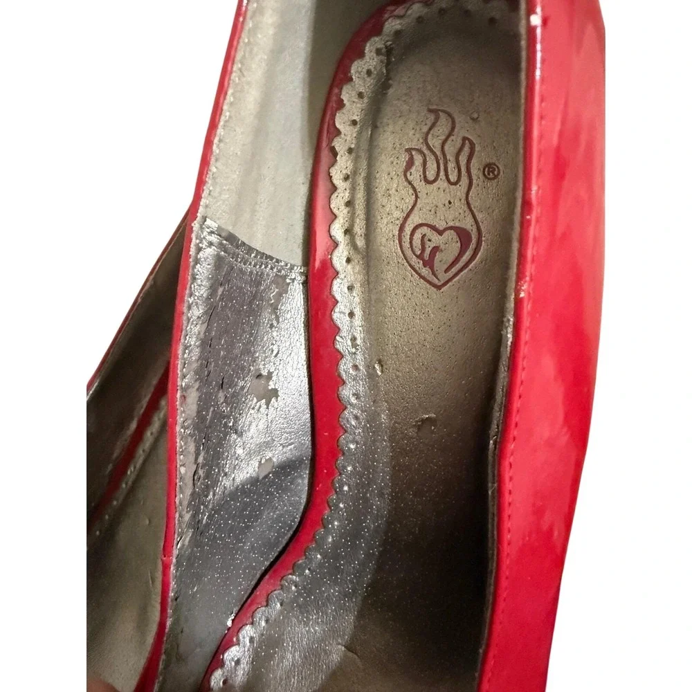 Hot‎ Topic Red Patent Platform Pumps Womens Size 10 Almond Toe High Heels